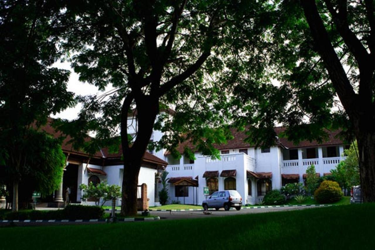 The Mascot Hotel - A Heritage Living Experience Thiruvananthapuram Exterior foto